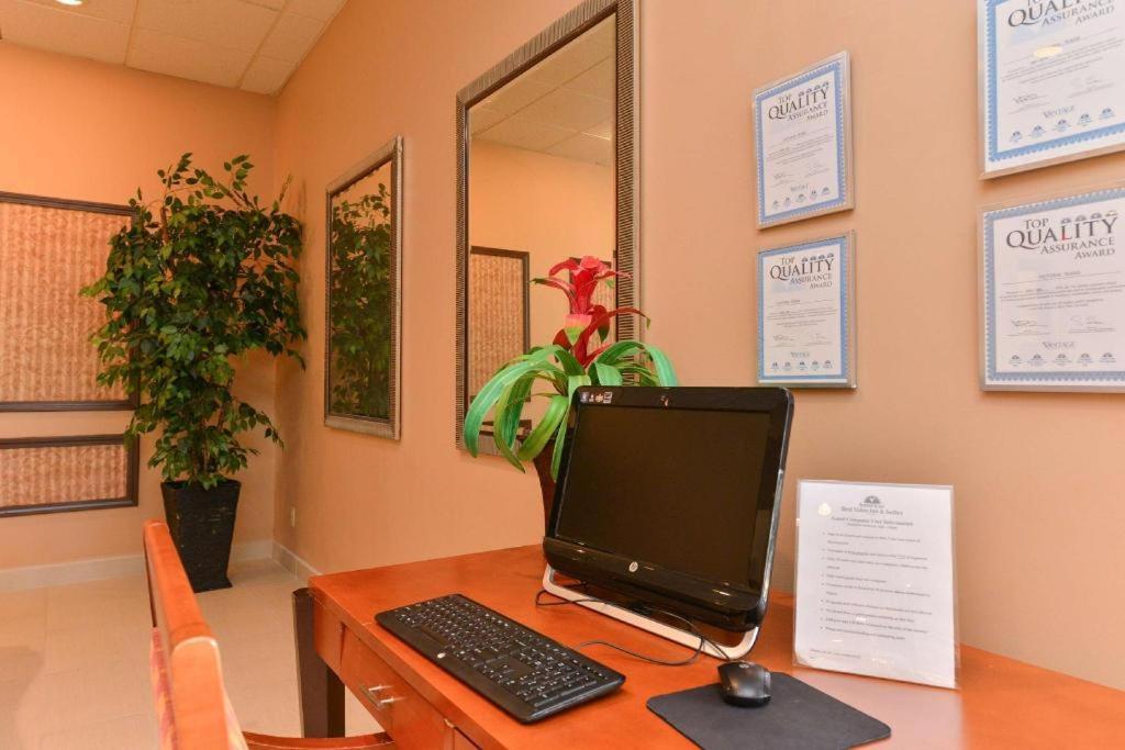 Americas Best Value Inn & Suites Victoria Exteriér fotografie