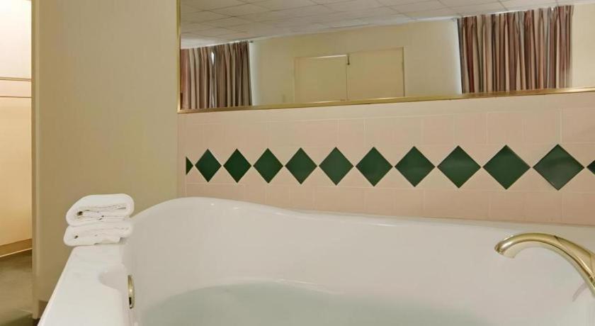 Americas Best Value Inn & Suites Victoria Exteriér fotografie